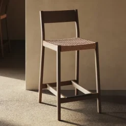 Outlet Kave Home Barkruk Yalia Eikenhout en touw (zithoogte 65cm)