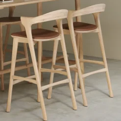 Discount Ethnicraft Barstoel Bok Gevernist Eikenhout en leder, kleur Cognac