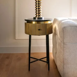 New Richmond Interiors Bijzettafel/Nachtkastje Ironville Marmer en Brass, 40cm Goud