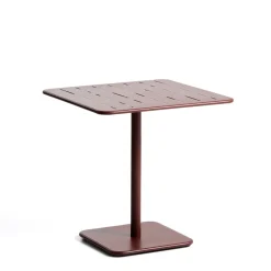 Outlet Kave Home Bistrotafel Brai Staal, 70 x 70cm, kleur Donker Rood