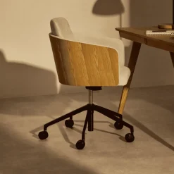 Kave Home Bureaustoel Madai Chenille en essen, kleur Beige