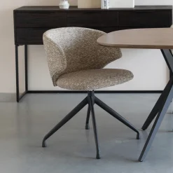 New ZILT Draaibare Eetkamerstoel Azra Bouclé, kleur Bruin