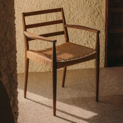 Sale Kave Home Eetkamerstoel Analy Eikenhout en touw, Met armleuning