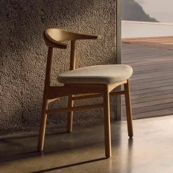 Best Kave Home Eetkamerstoel Timons Eikenhout en chenille