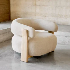 Kave Home Fauteuil Granite Chenille en naturel essenhout