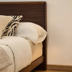 Clearance Kave Home Hoofdbord Norlen Met LED-verlichting, Walnootfineer