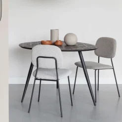 ZILT Organische Eettafel Yasmijn Teakhout, 111 x 108cm