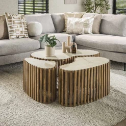 New LifestyleFurn Organische Salontafel Beckie Mangohout en Keramiek in Travertin-look, Set van 3 stuks Massief mango zandkleur