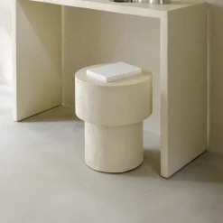 Outlet Ethnicraft Ronde Bijzettafel Elements Microcement, 41cm, kleur Off White