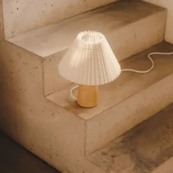 New Kave Home Tafellamp Benicarlo Rubberhout, 33cm hoog Beige