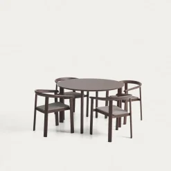 Discount Kave Home Tuinset Erice Met ronde tuintafel en 4 stoelen, 120cm, kleur Bruin