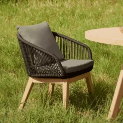 Discount Kave Home Tuinstoel Portalo Acaciahout en gevlochten touw