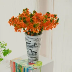 Hot Zuiver Vaas Conic Resin, kleur /Wit Zwart