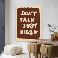 Urban Cotton Wandkleed Just Kiss in maat en frame naar keuze